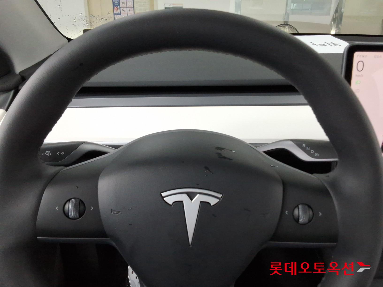 2024 - tesla model y