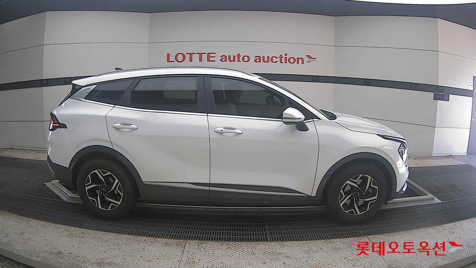 2022 - kia sportage