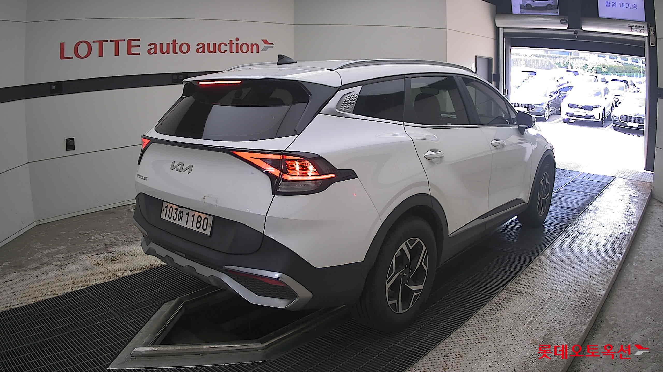 2022 - kia sportage