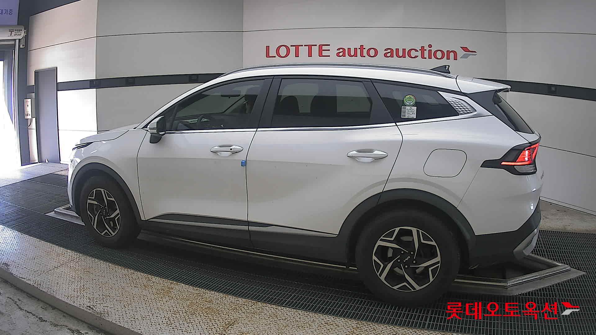 2022 - kia sportage
