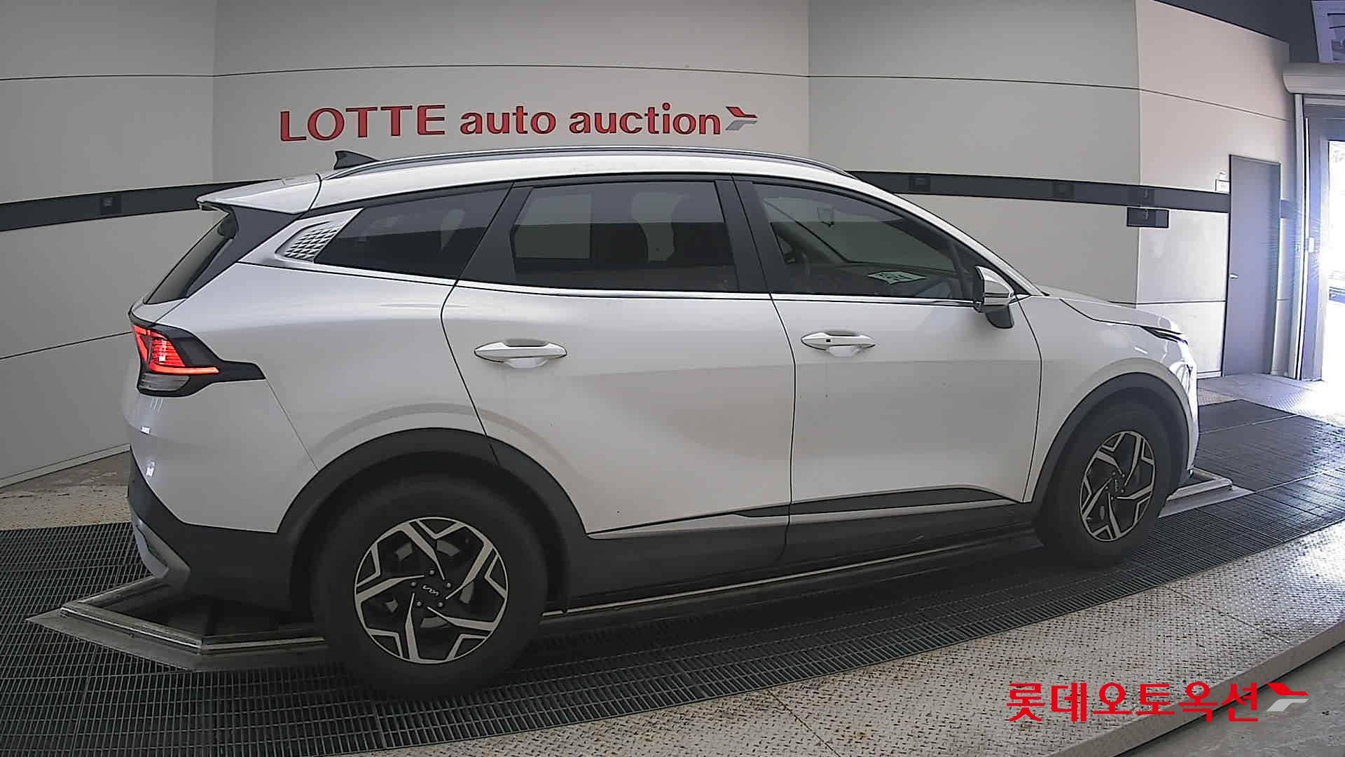 2022 - kia sportage