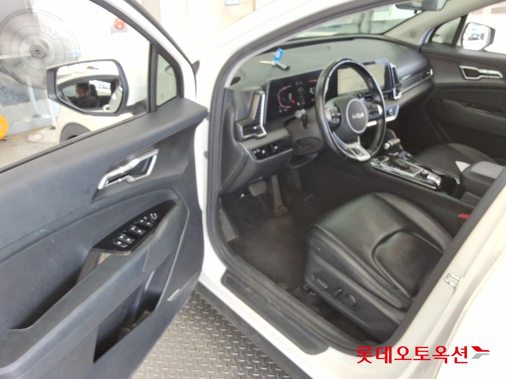 2022 - kia sportage