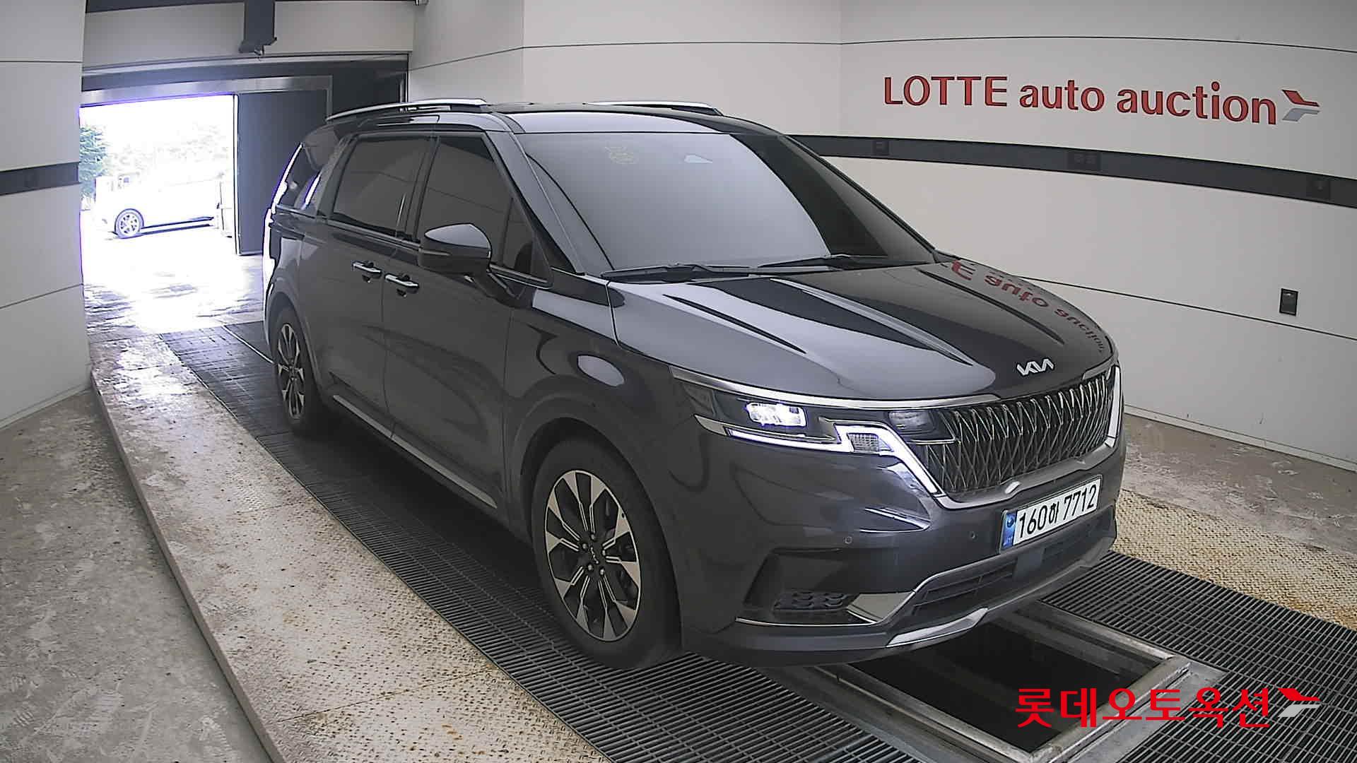 2022 - kia carnival