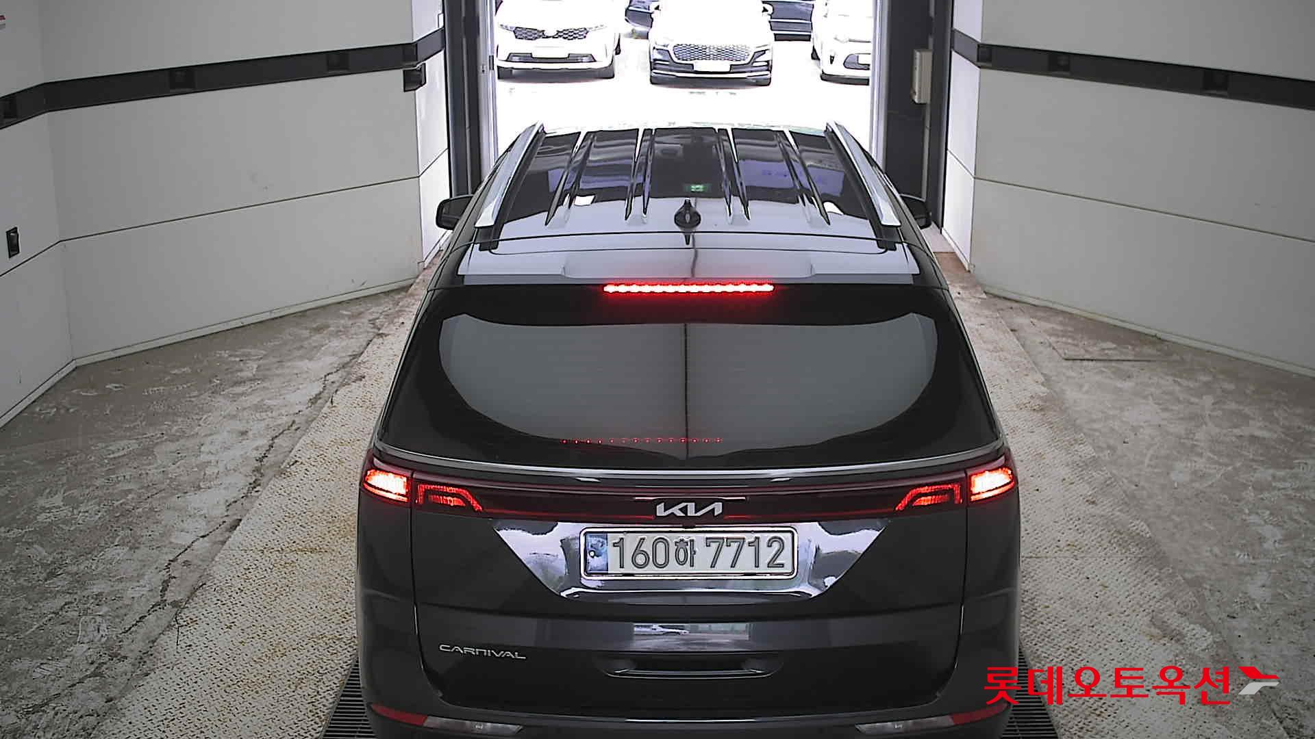 2022 - kia carnival