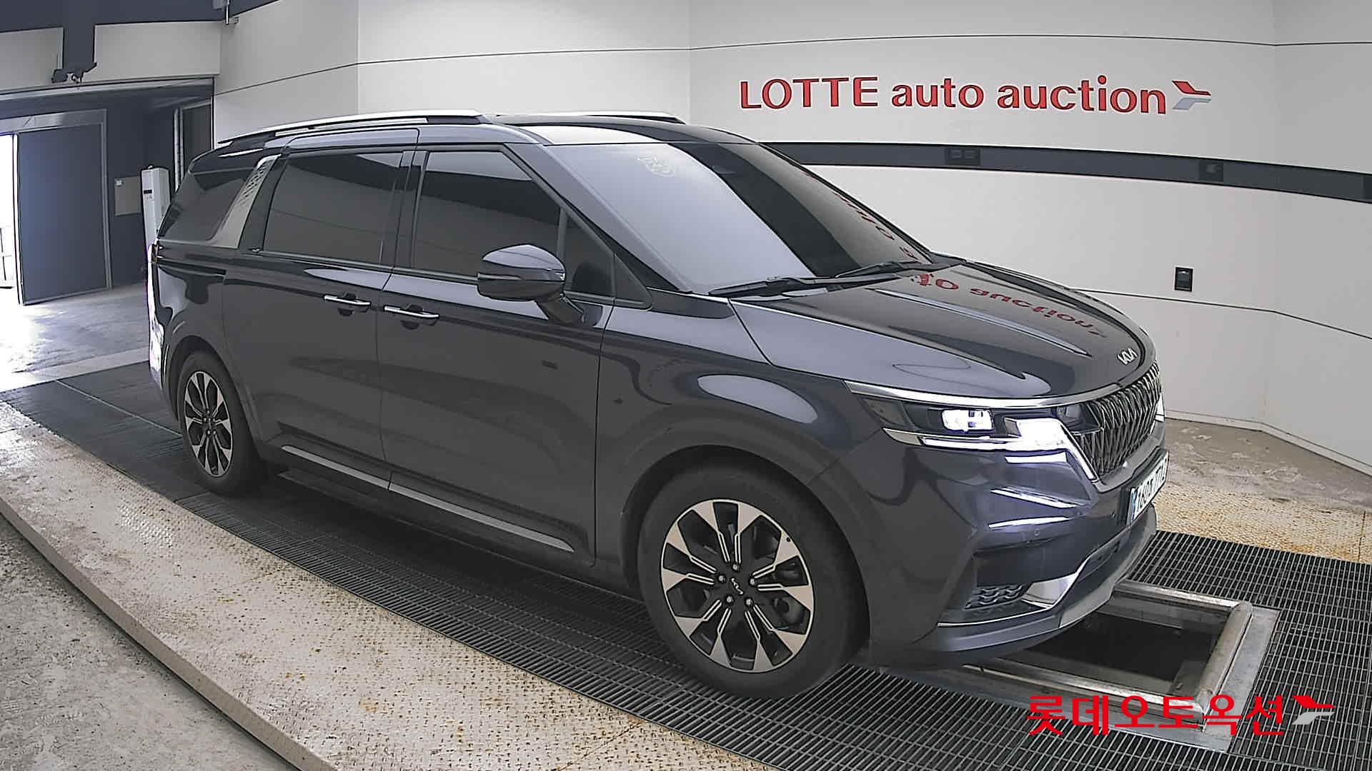 2022 - kia carnival