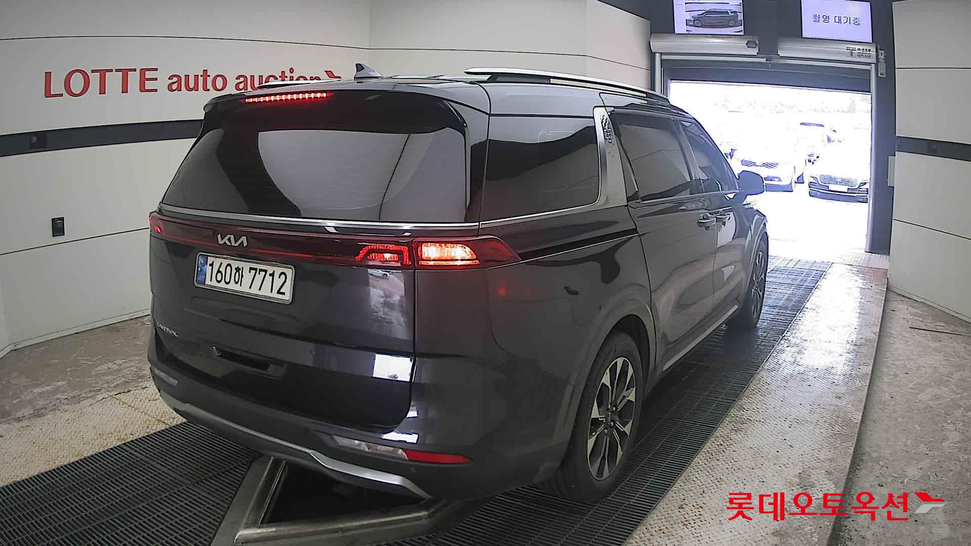 2022 - kia carnival