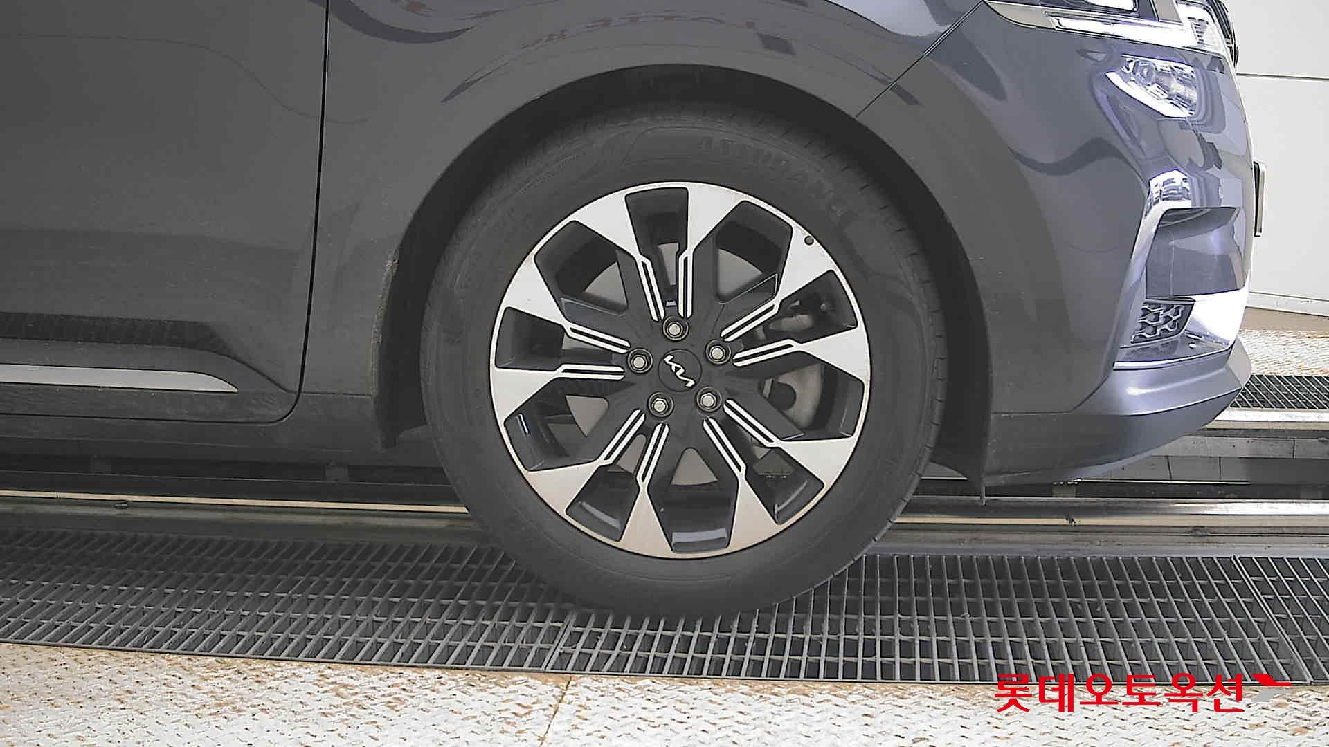 2022 - kia carnival