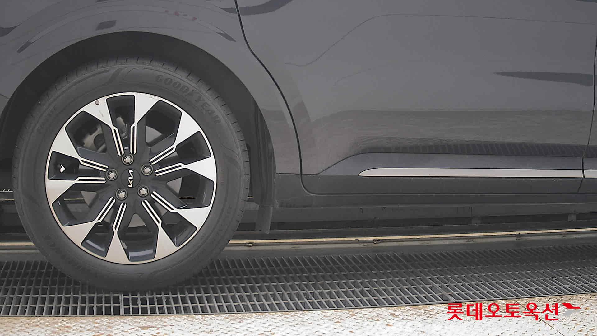 2022 - kia carnival