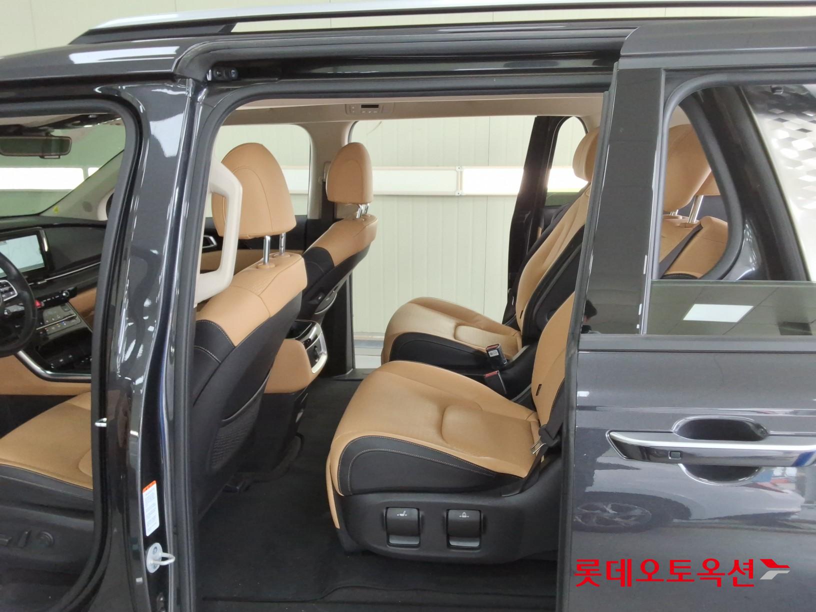 2022 - kia carnival