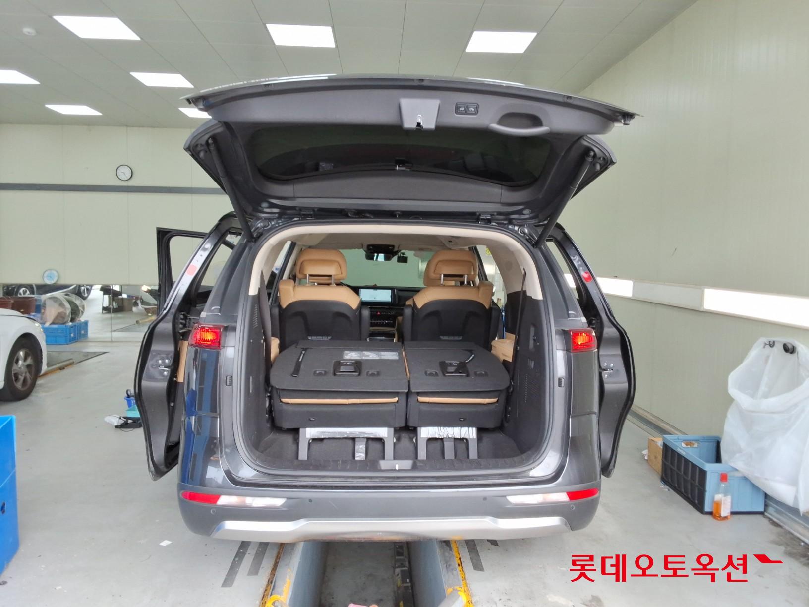2022 - kia carnival
