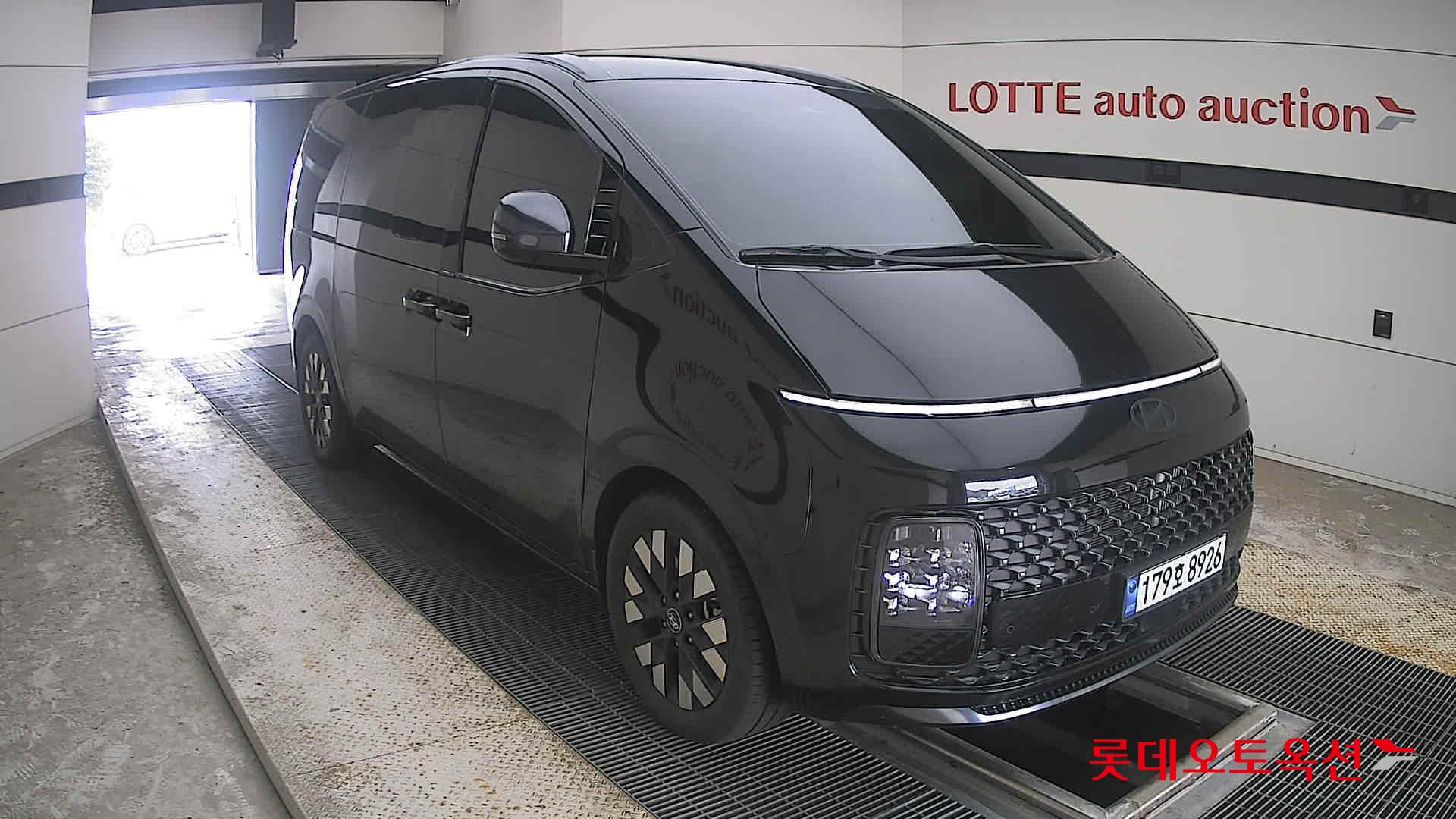 2025 - hyundai staria