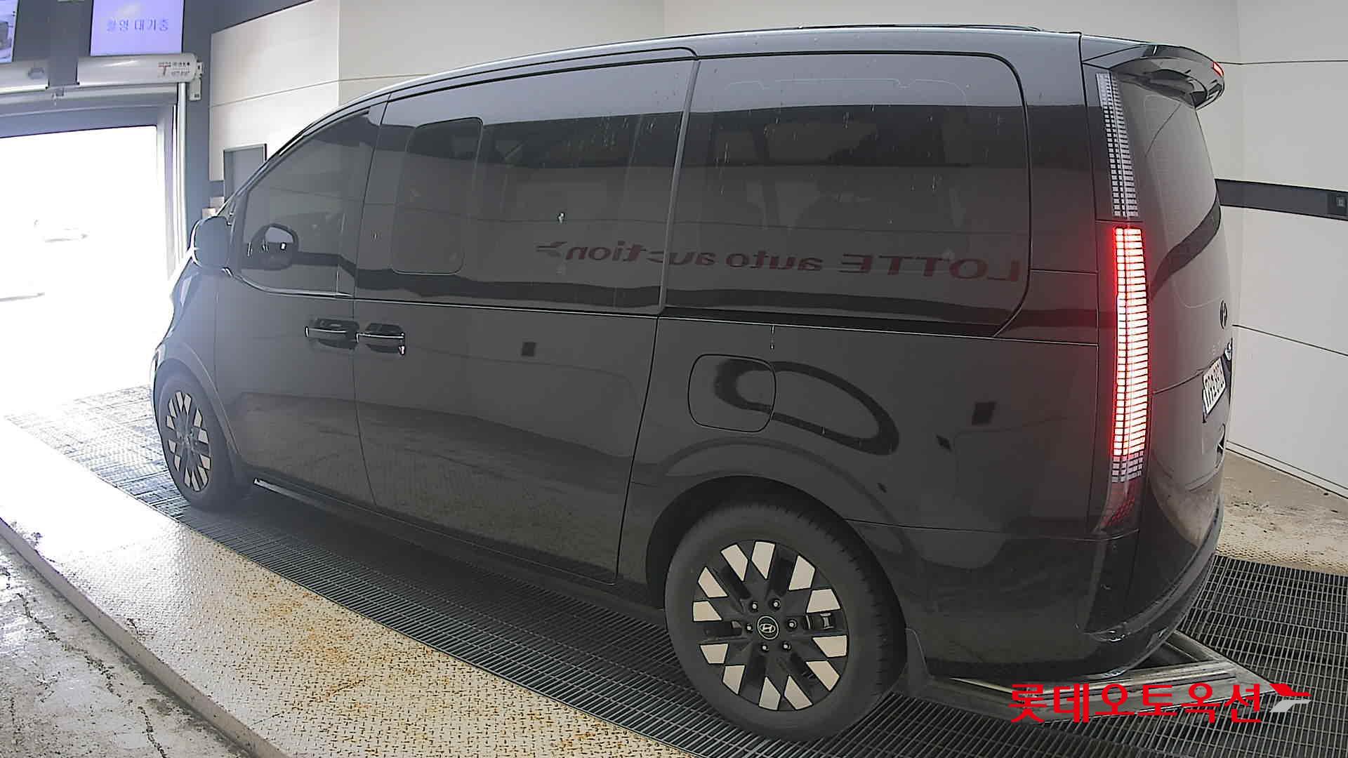 2025 - hyundai staria