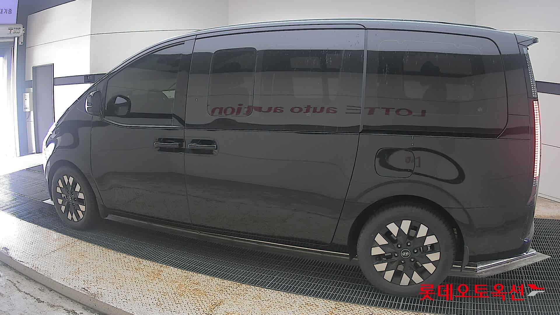 2025 - hyundai staria