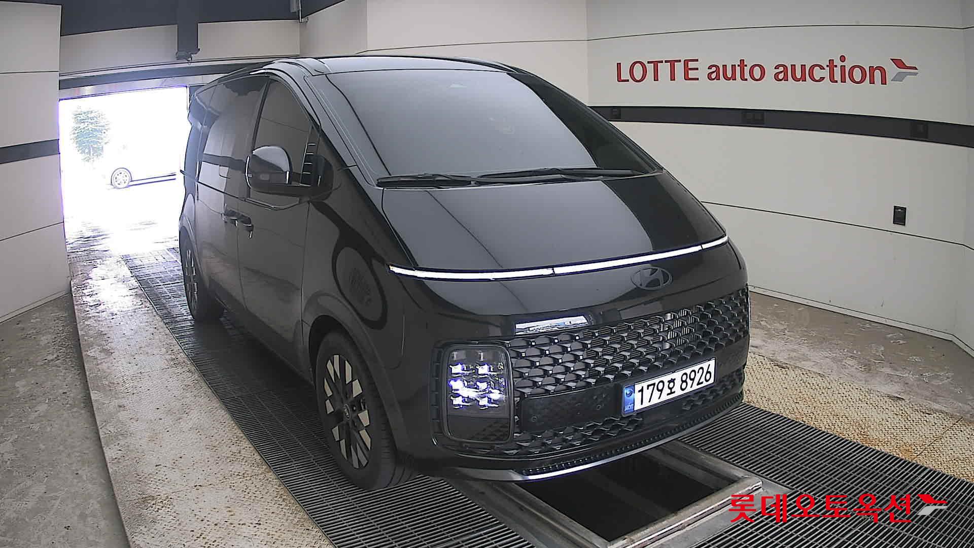 2025 - hyundai staria