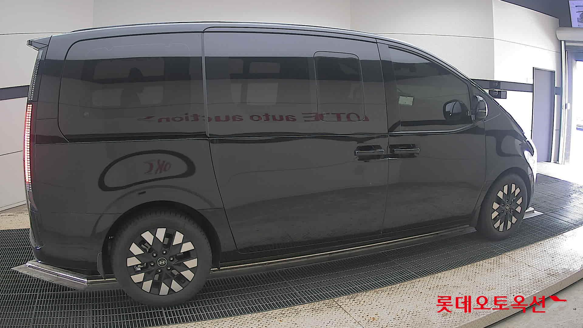 2025 - hyundai staria