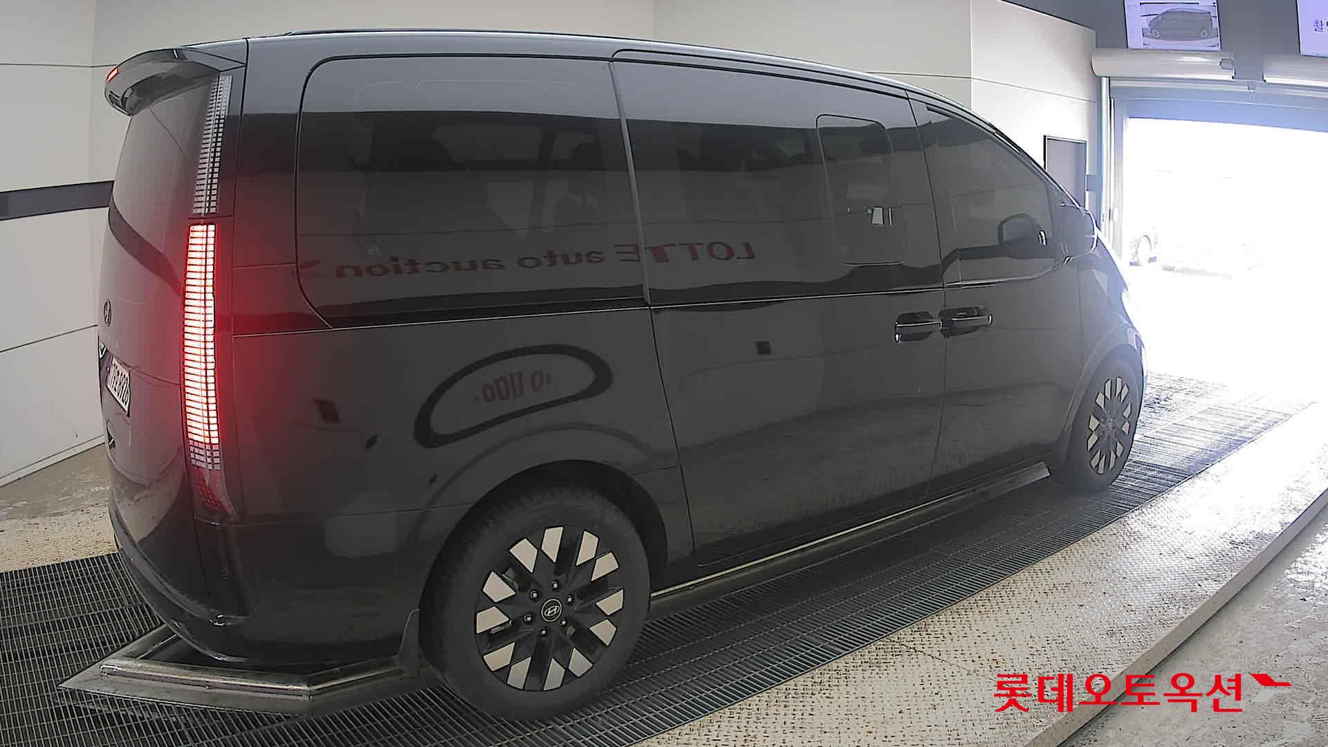 2025 - hyundai staria