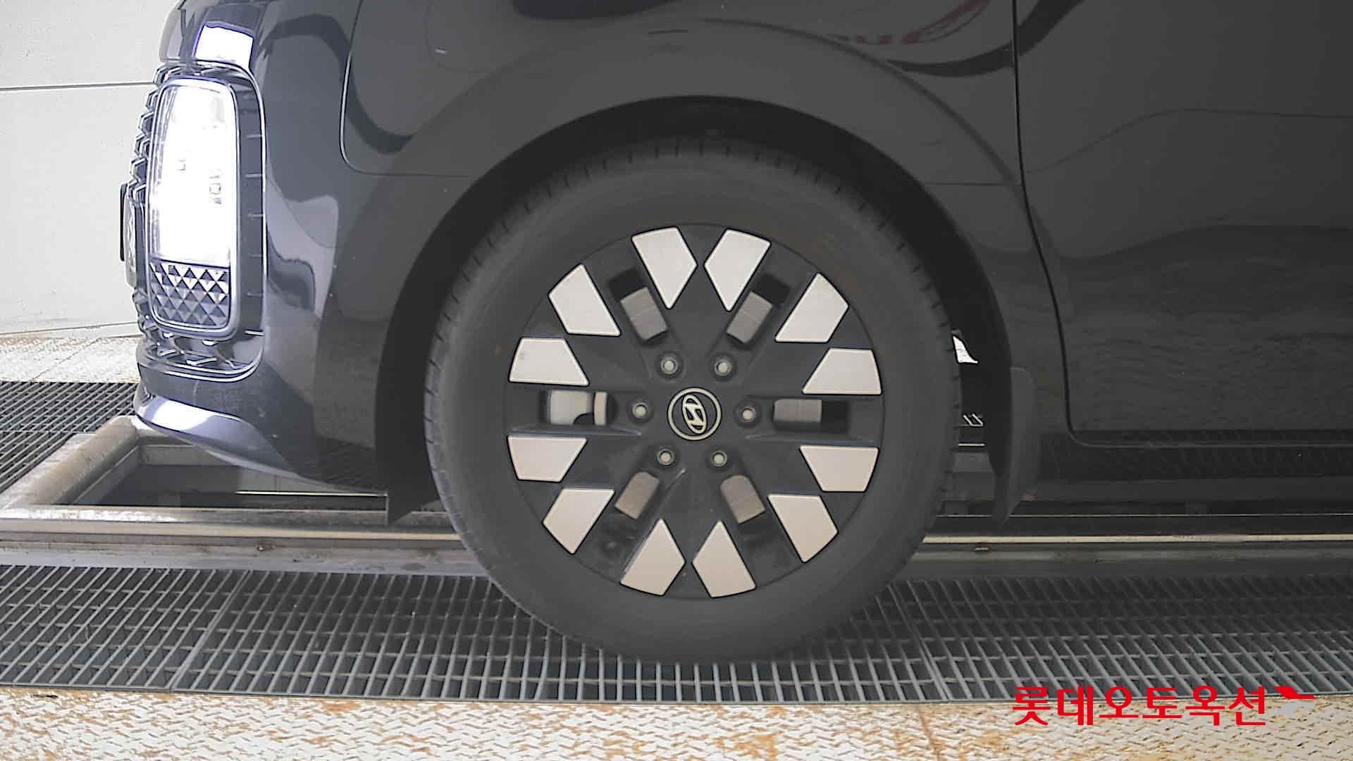 2025 - hyundai staria
