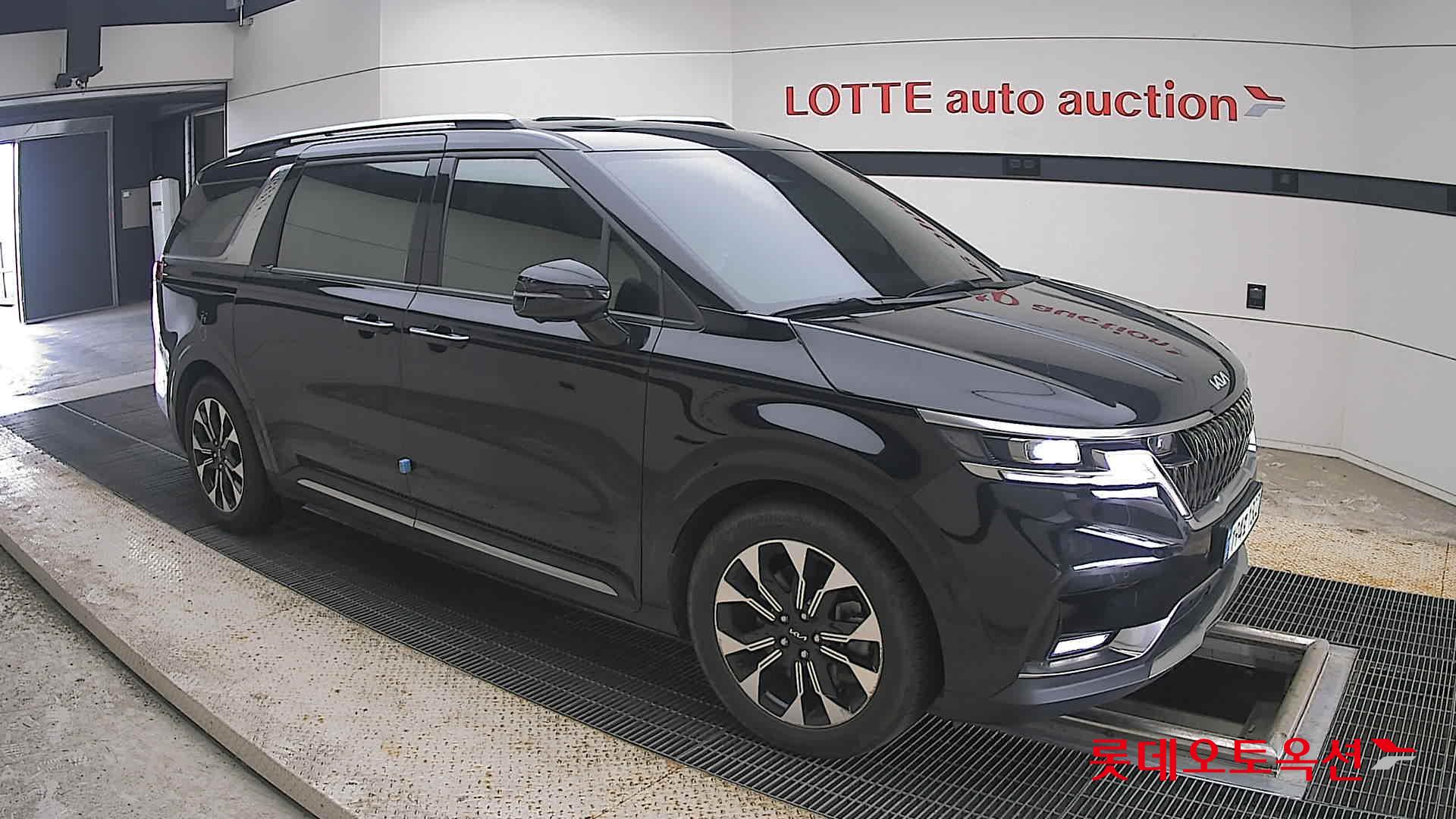 2023 - kia carnival