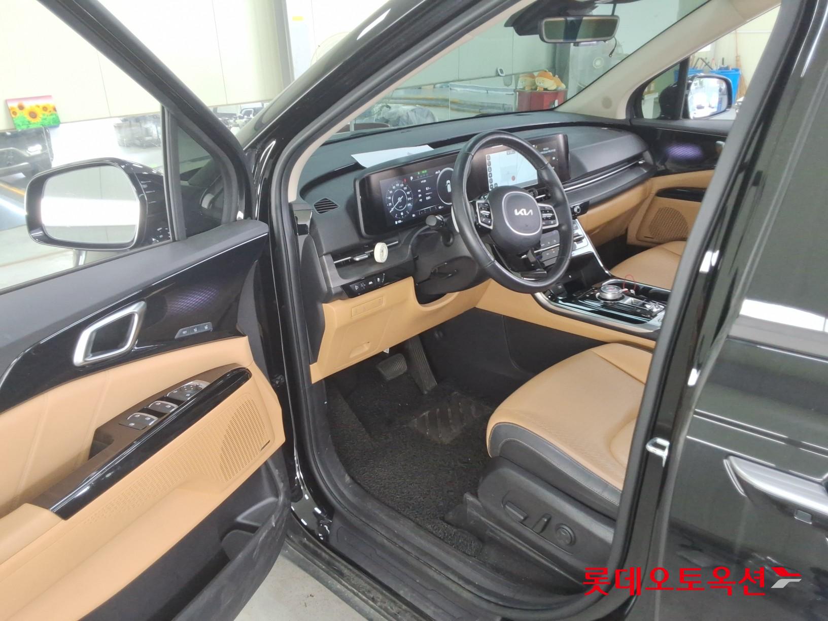 2023 - kia carnival