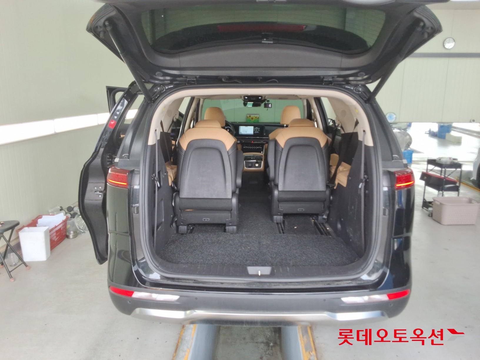 2023 - kia carnival