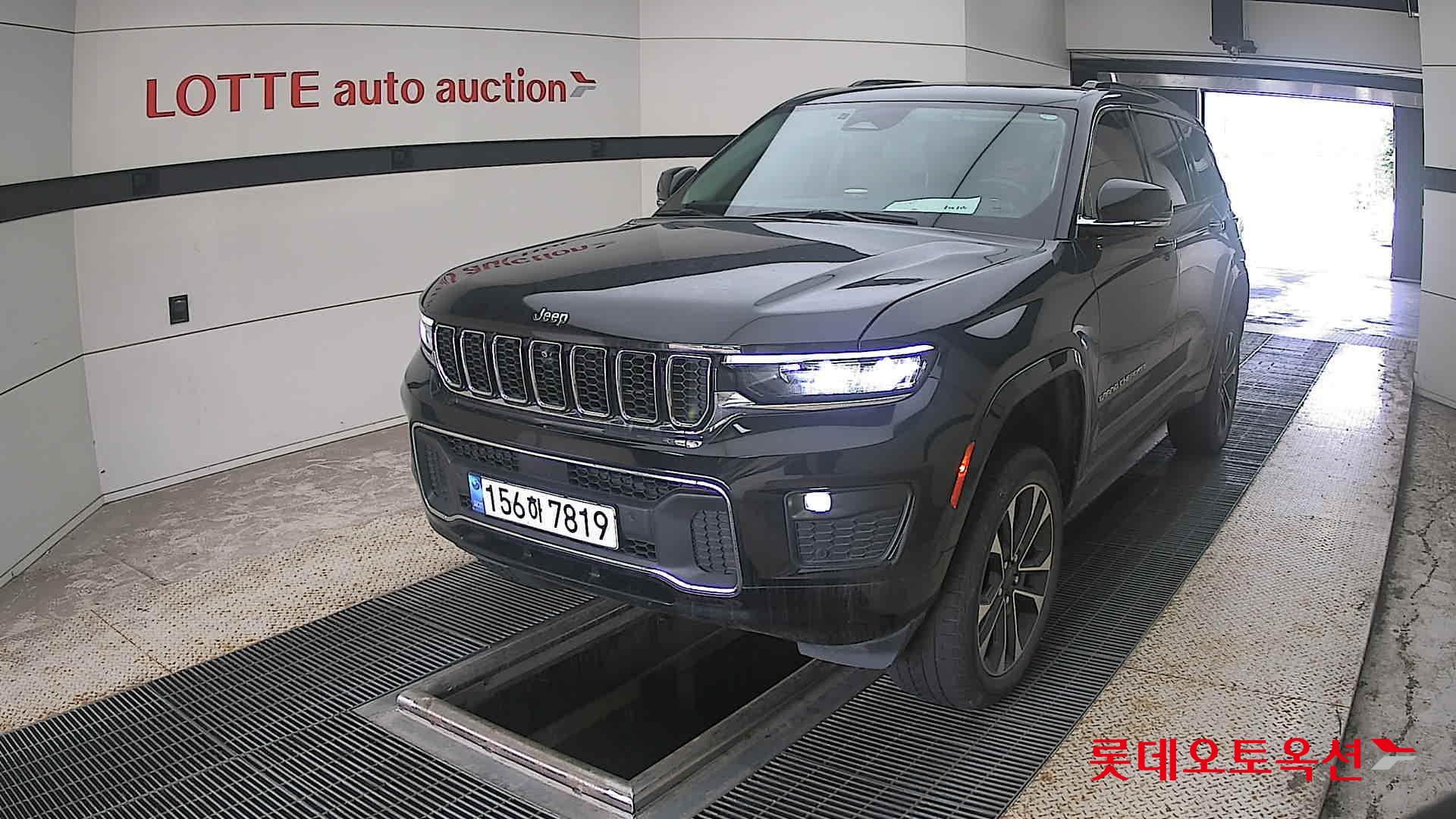 2022 - jeep grand cherokee