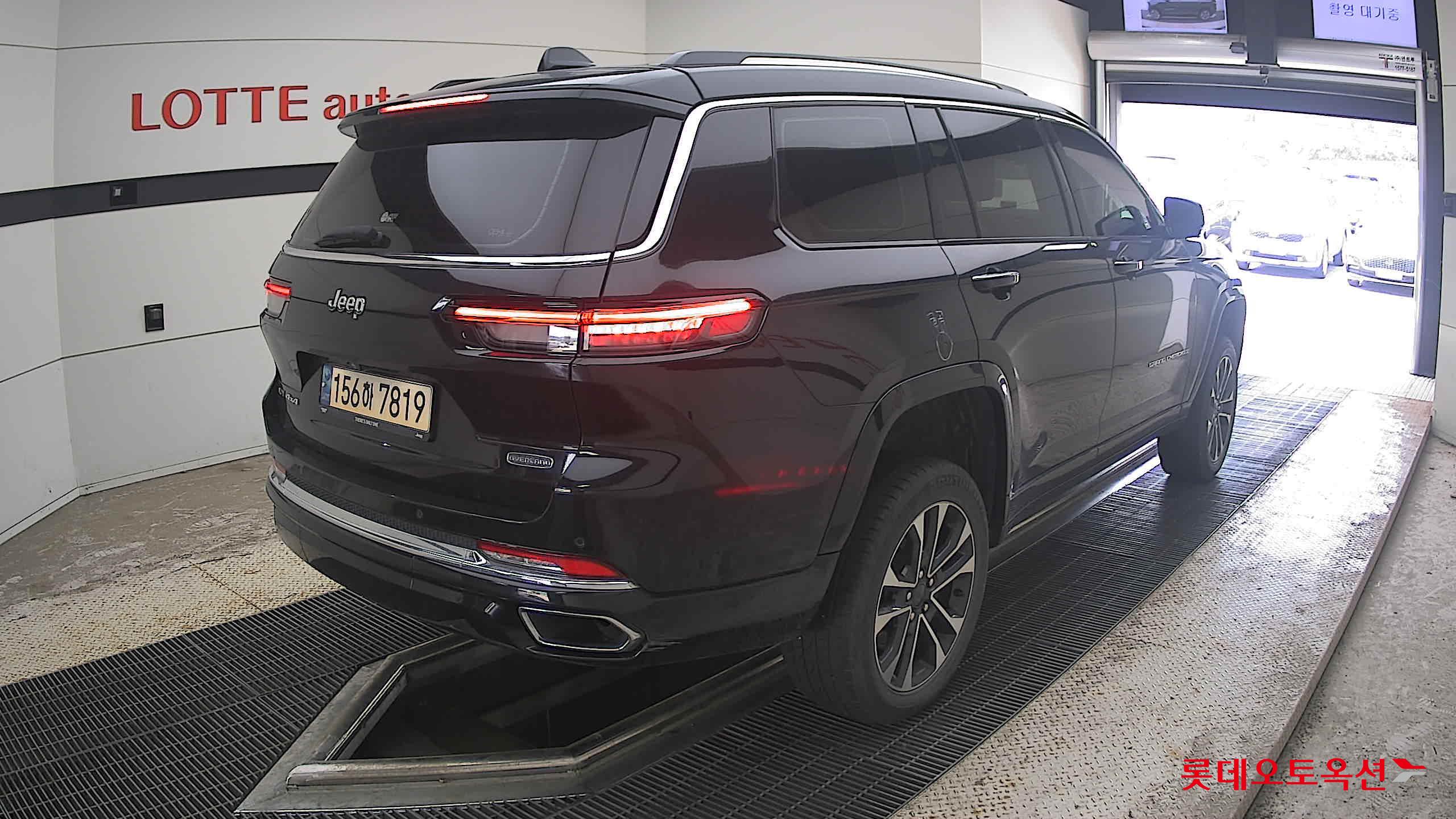 2022 - jeep grand cherokee