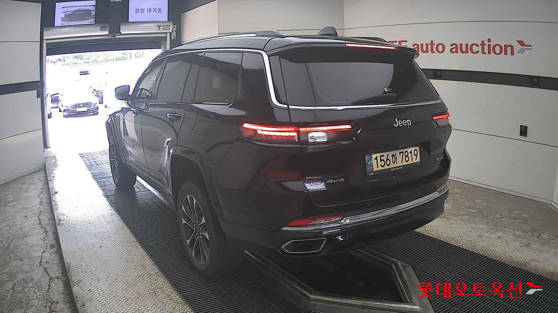 2022 - jeep grand cherokee