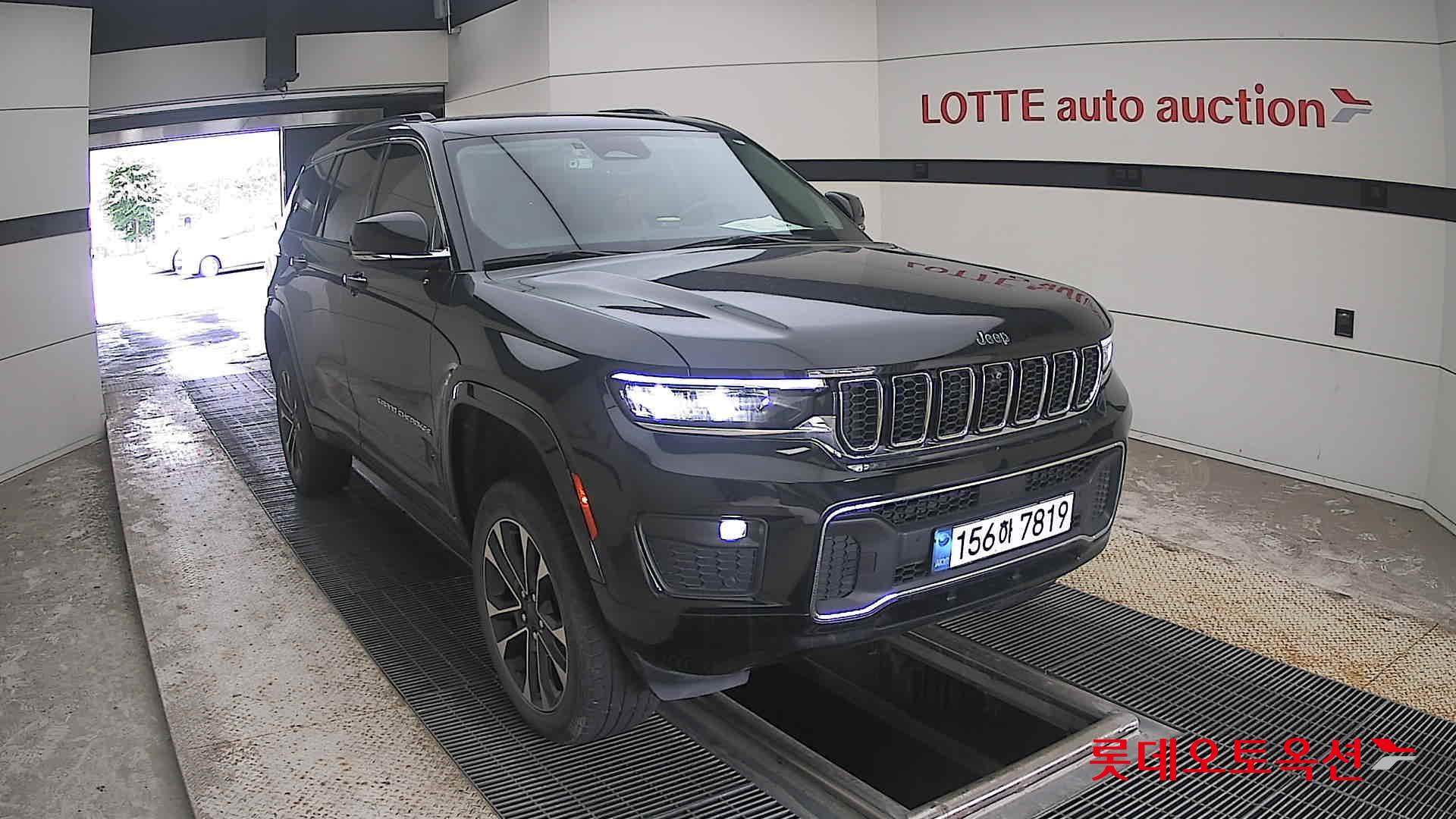 2022 - jeep grand cherokee