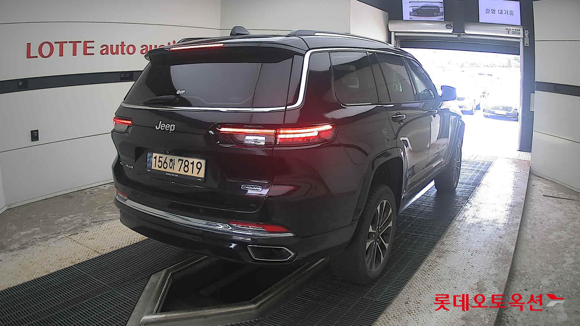 2022 - jeep grand cherokee