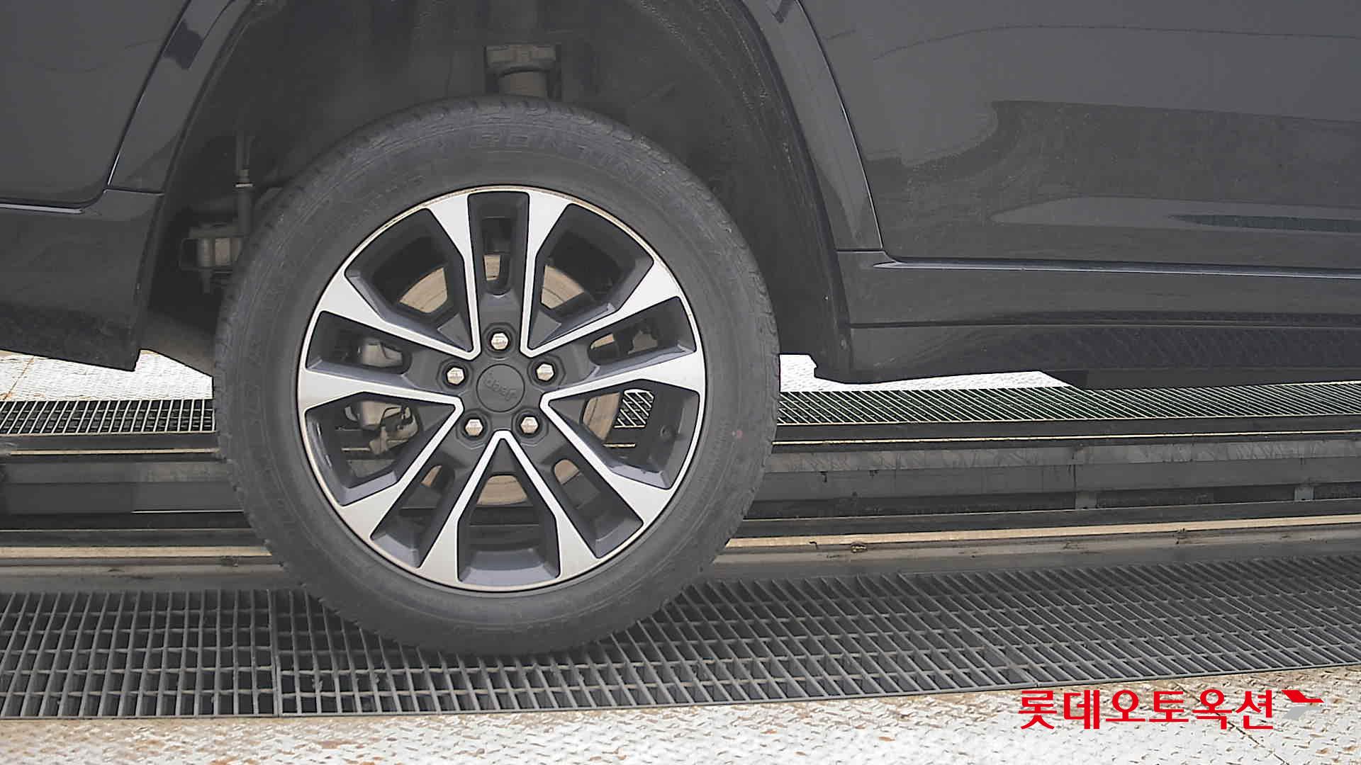 2022 - jeep grand cherokee