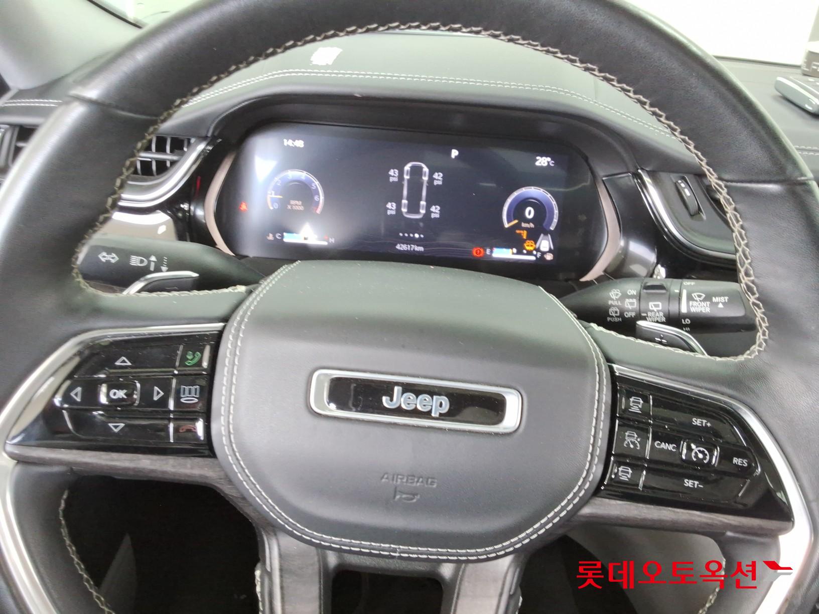 2022 - jeep grand cherokee