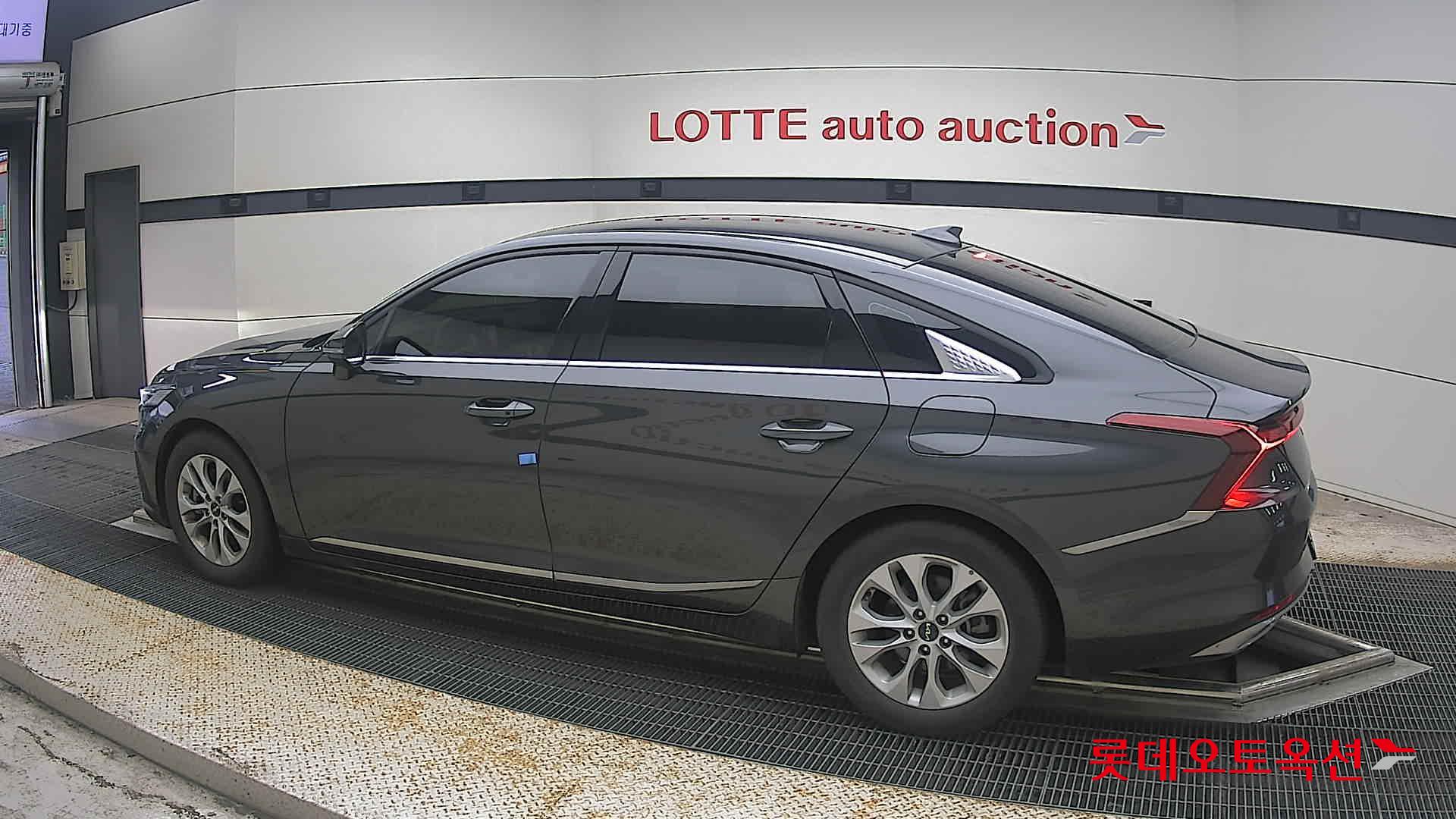 2022 - kia k8