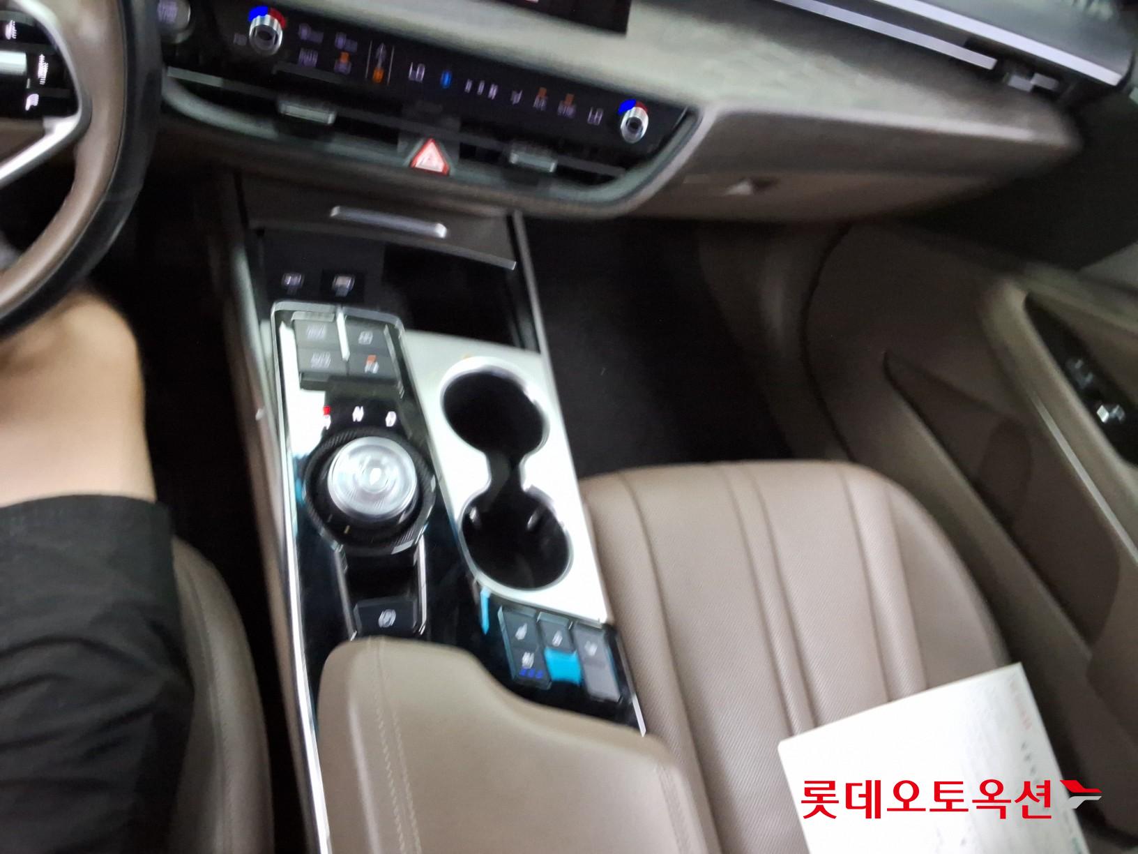 2022 - kia k8