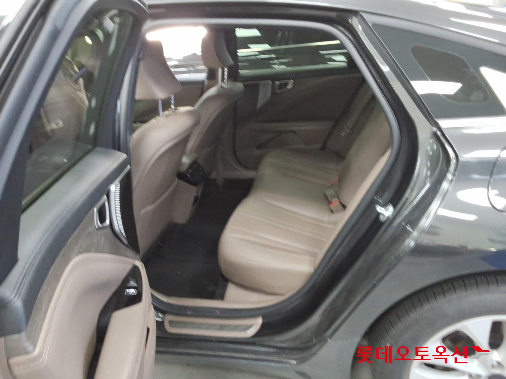 2022 - kia k8