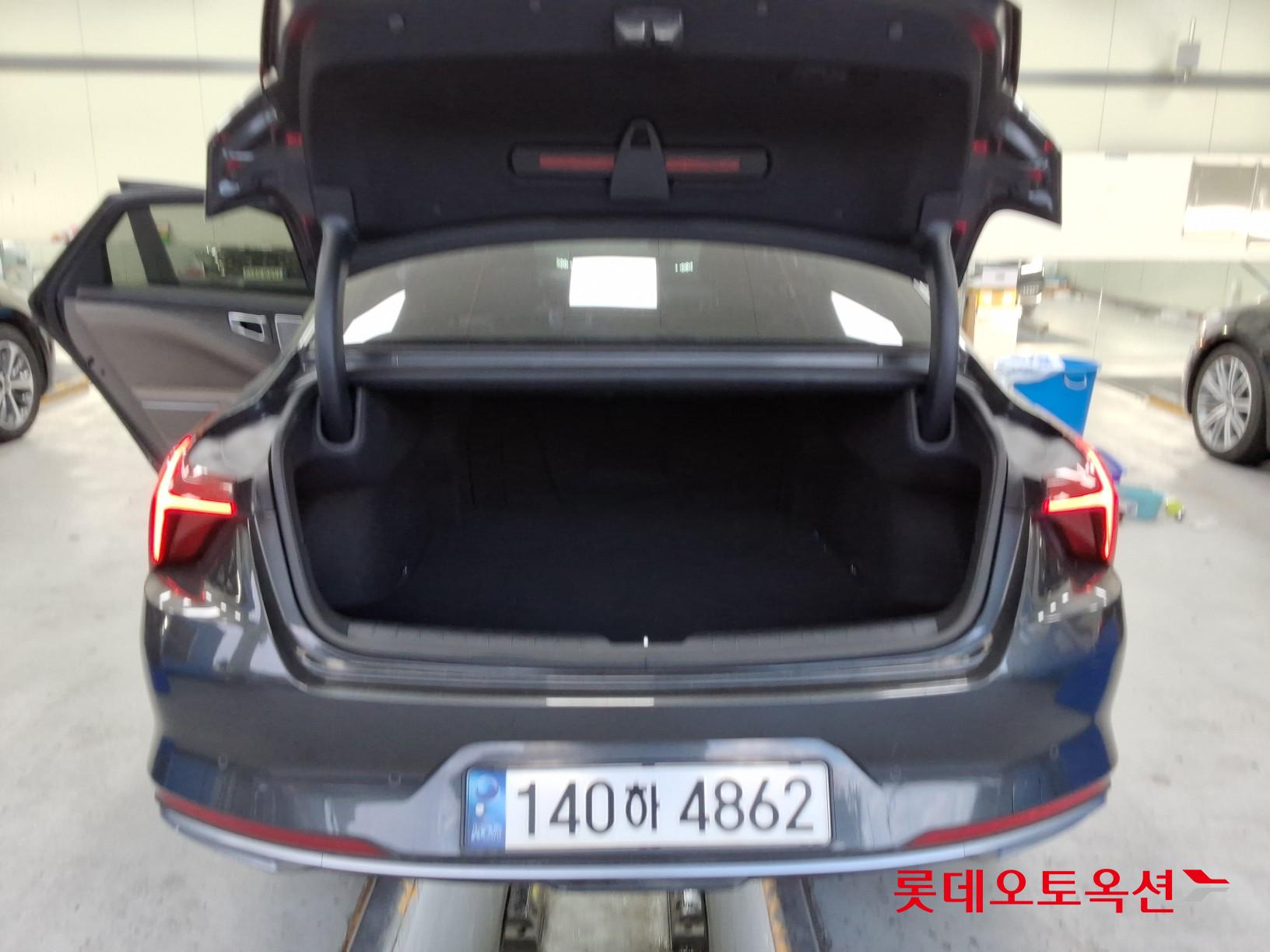2022 - kia k8