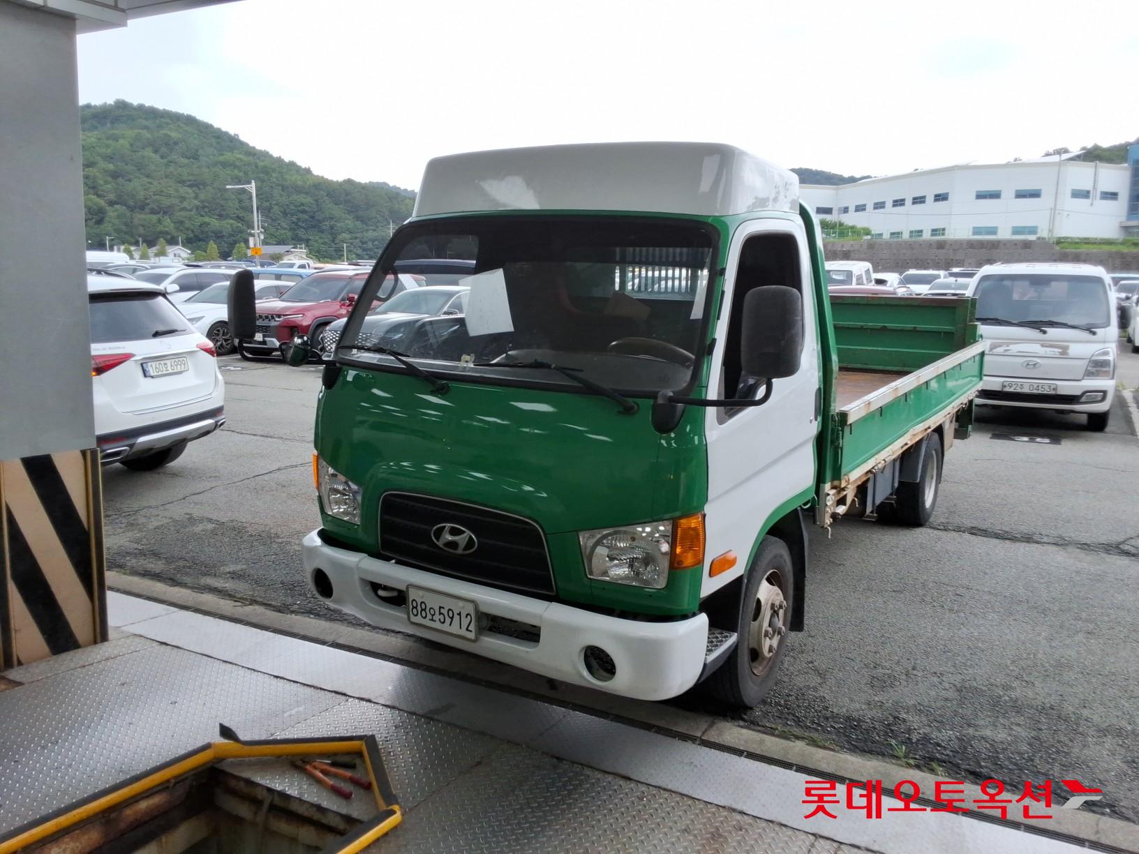 2012 - hyundai mighty