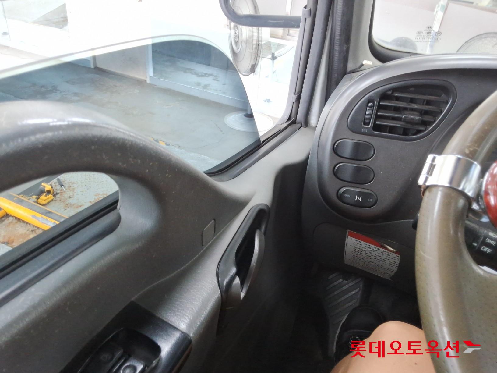 2012 - hyundai mighty