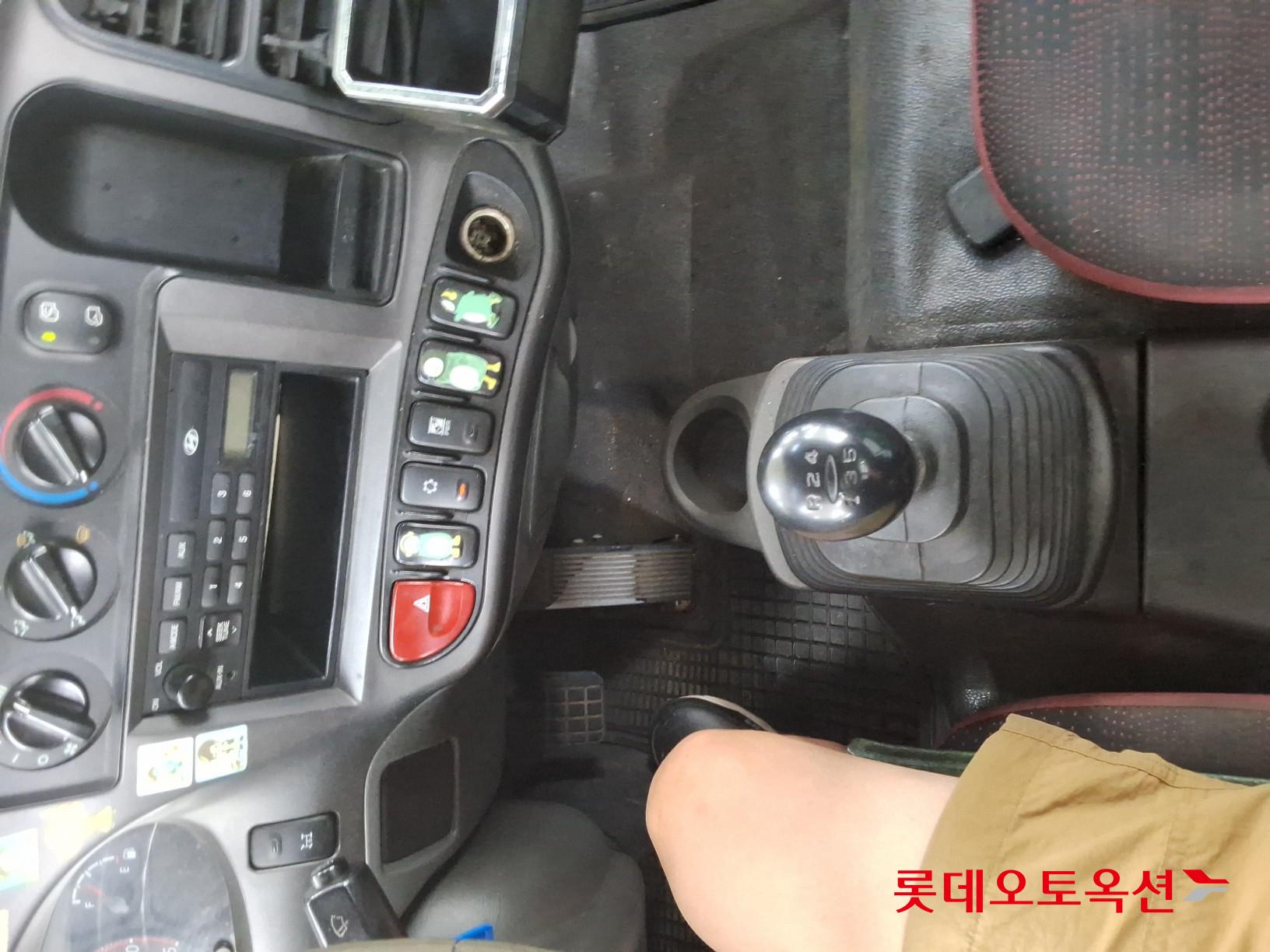 2012 - hyundai mighty