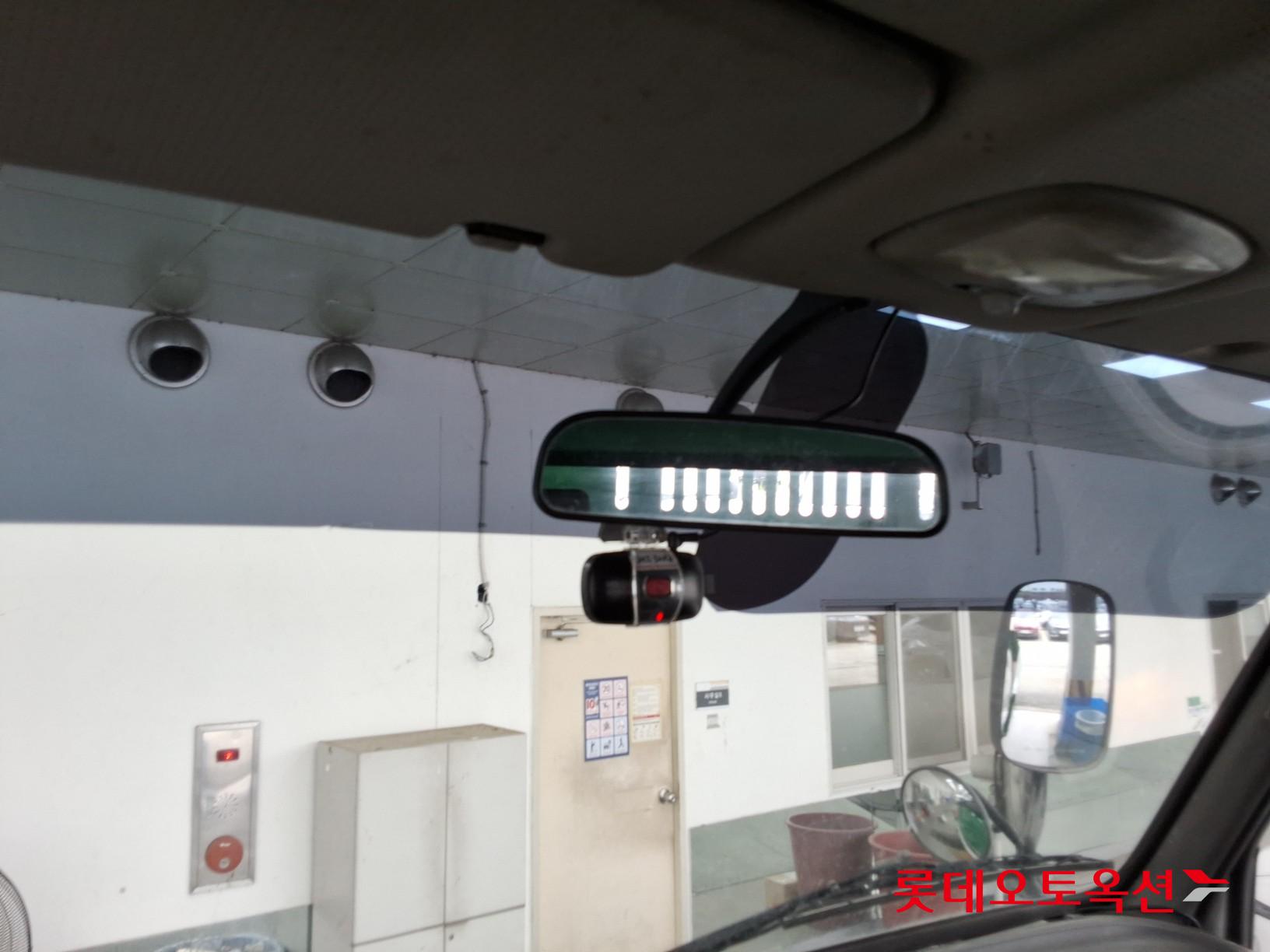 2012 - hyundai mighty