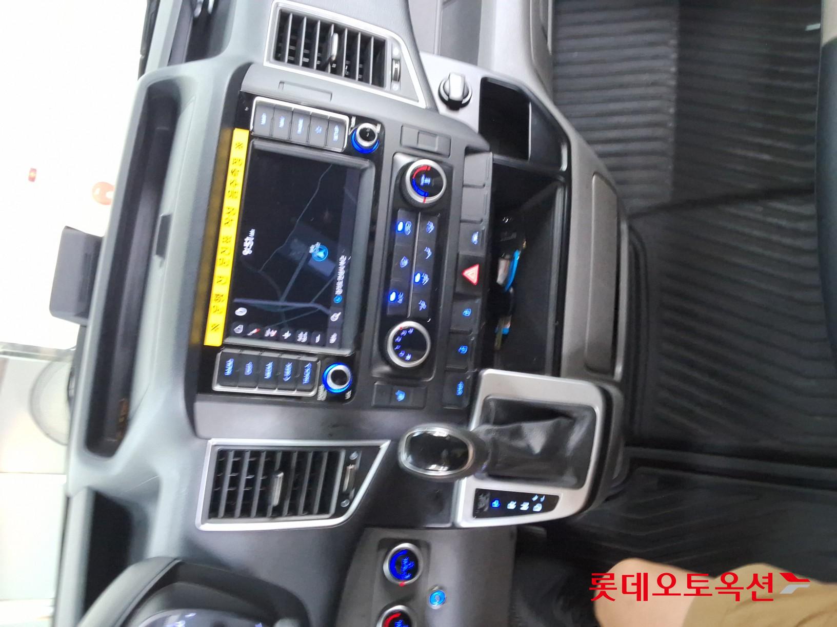 2023 - hyundai solati
