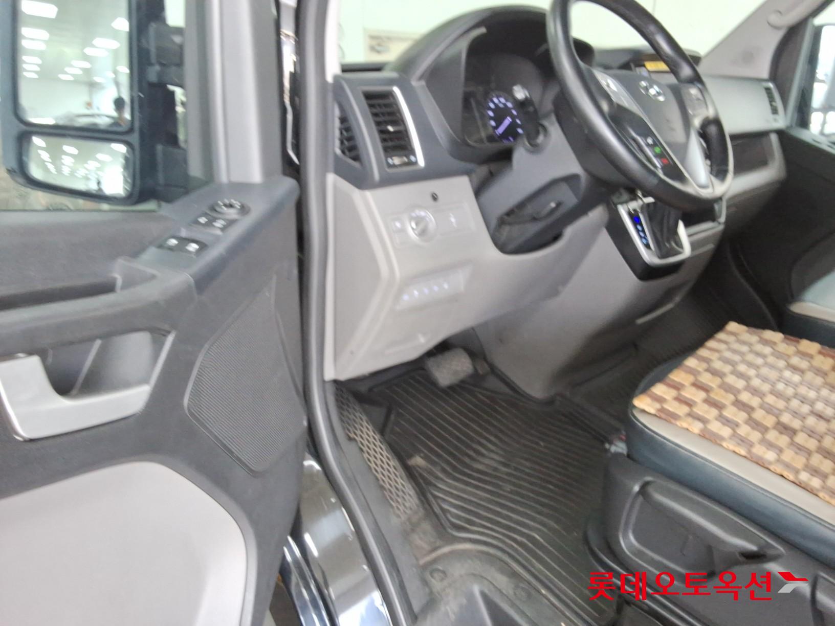 2023 - hyundai solati