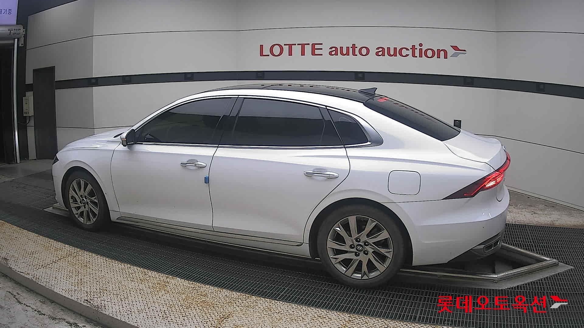 2021 - hyundai grandeur