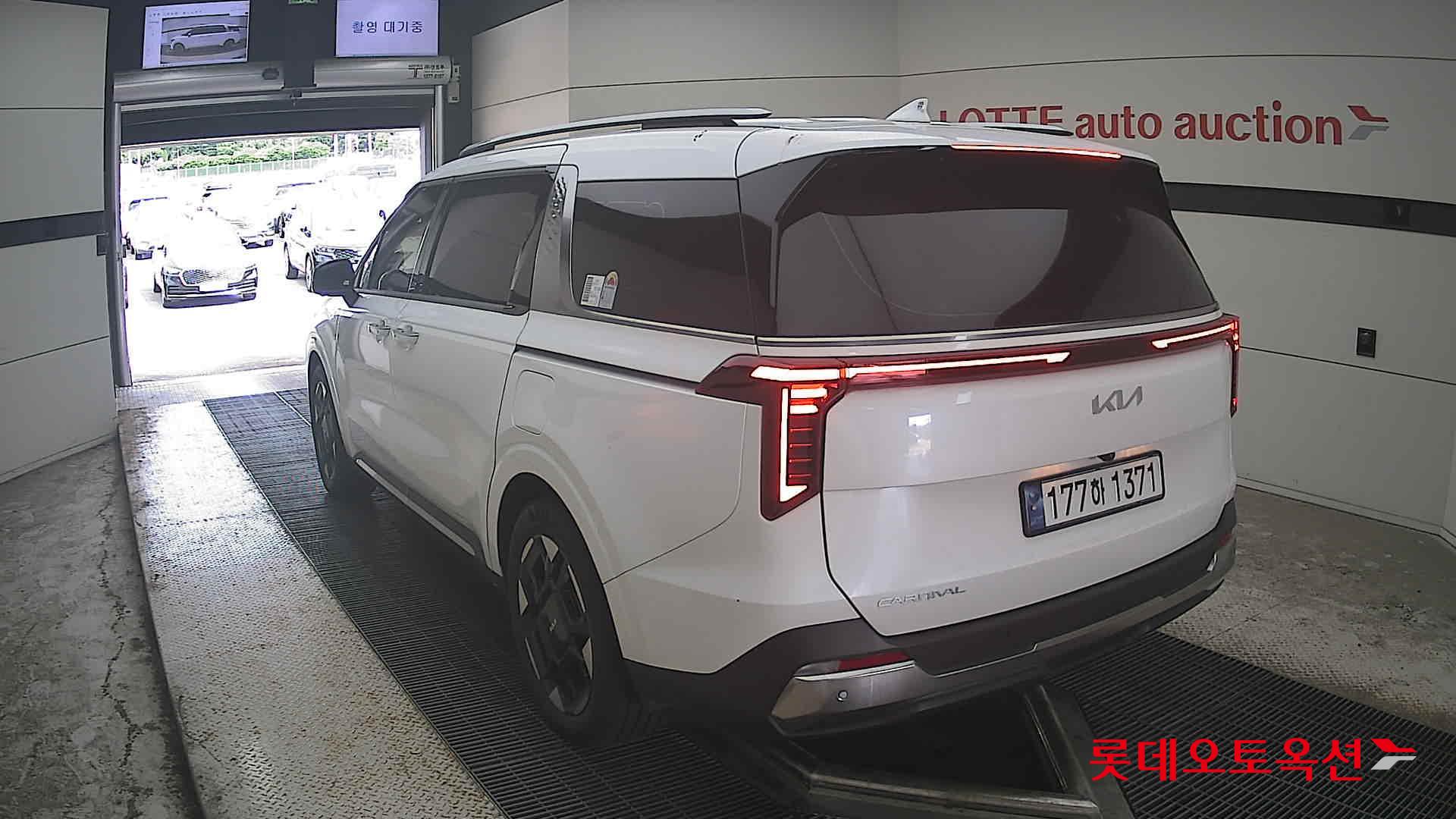 2024 - kia carnival
