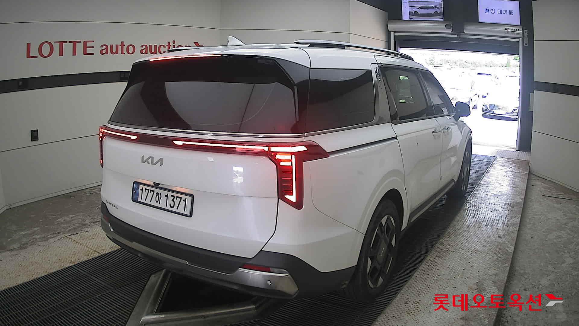 2024 - kia carnival