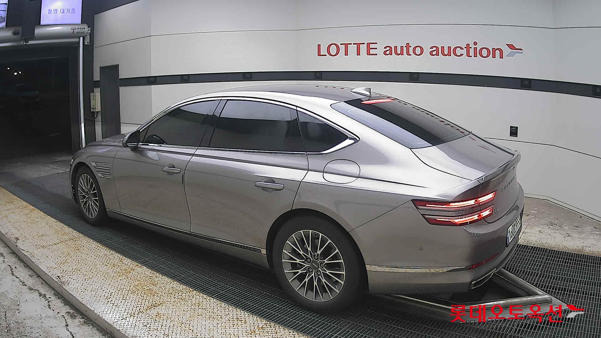 2022 - genesis g80