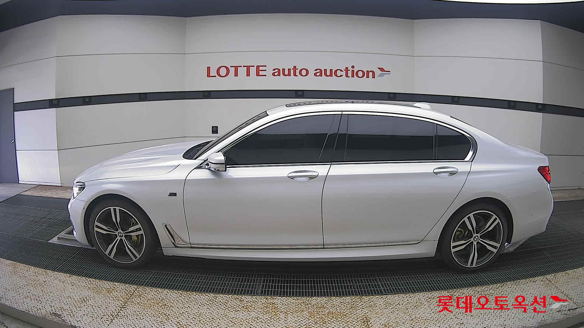 2018 - bmw m7