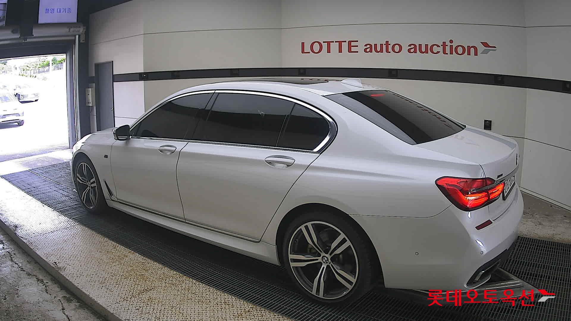 2018 - bmw m7