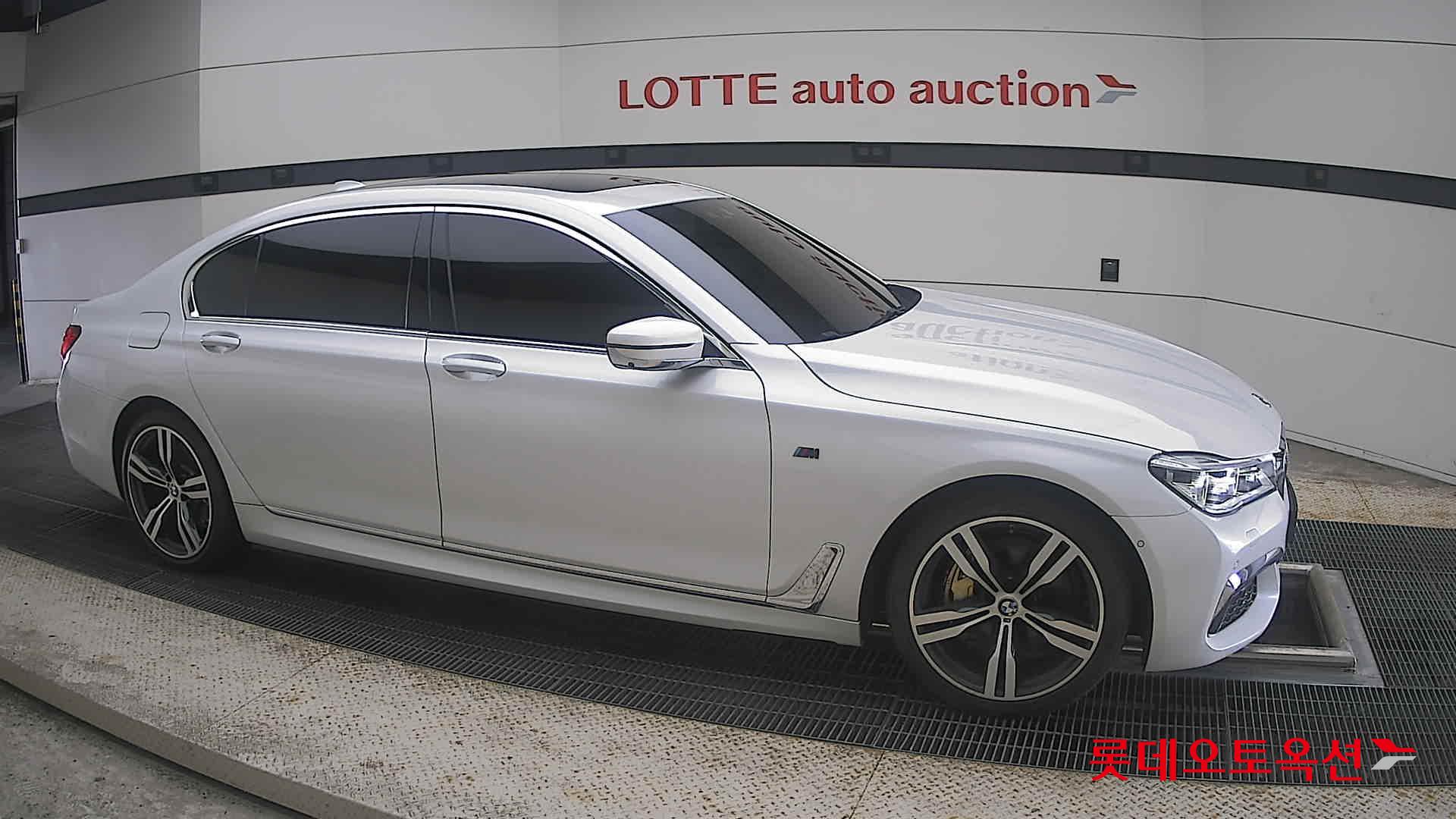 2018 - bmw m7
