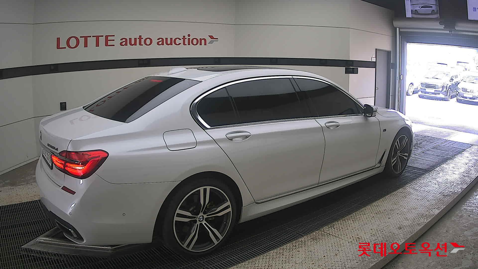 2018 - bmw m7