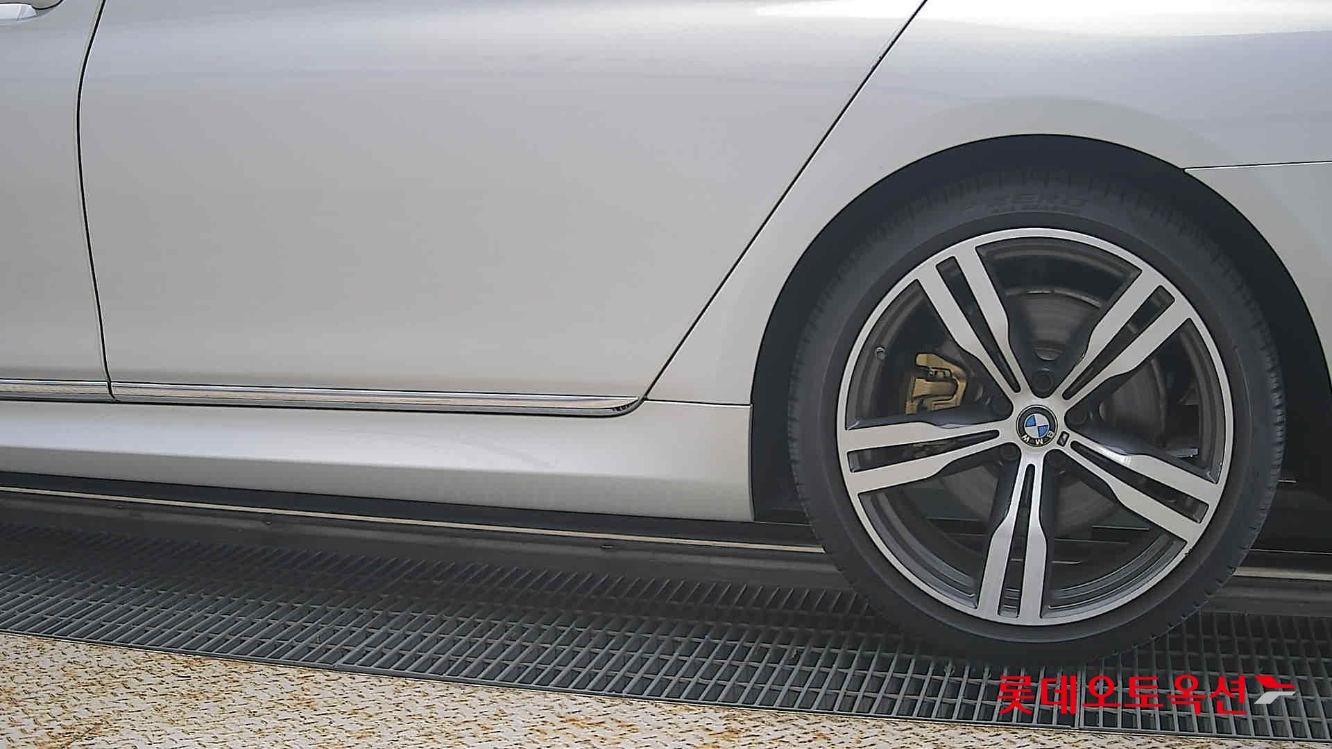2018 - bmw m7